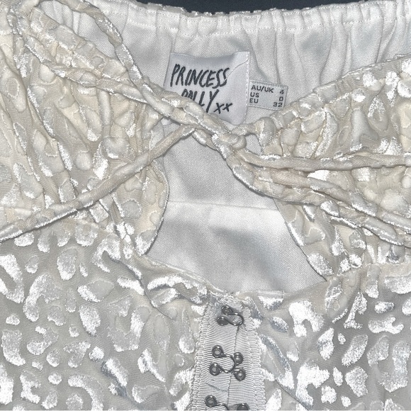 Princess Polly - white dress - size 4 - Picture 4 of 5